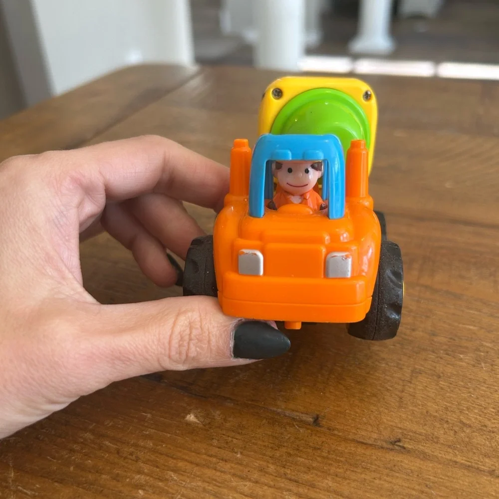 Huile Toys Push And Go Construction Truck Toy cement as is